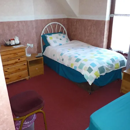 Cambridge House 2*